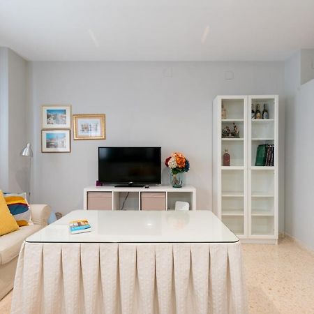 Апартаменты Behouse Reyes Catolicos Севилья Экстерьер фото