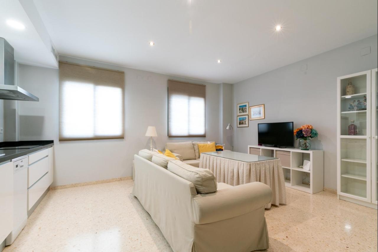 Апартаменты Behouse Reyes Catolicos Севилья Экстерьер фото
